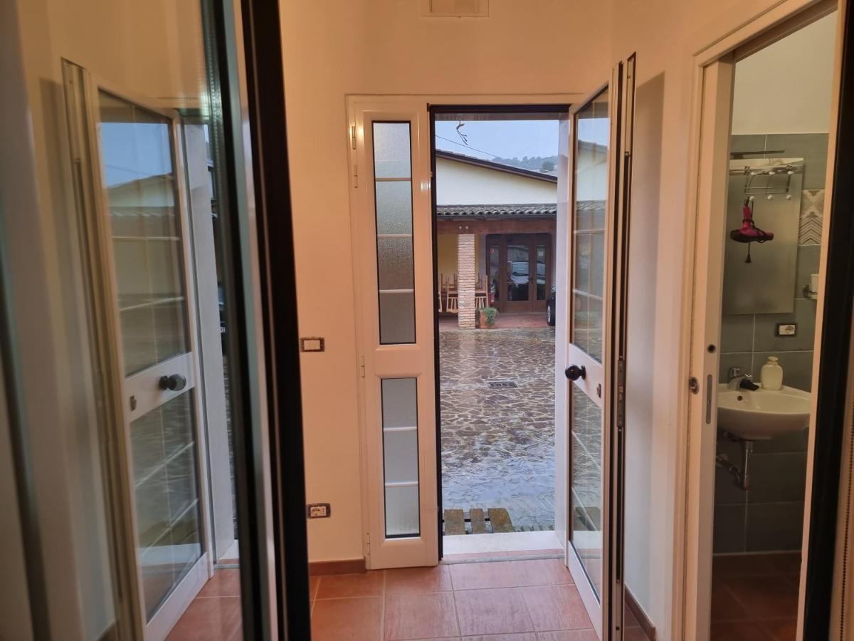 Agriturismo Caperroni Pescopagano Habitación foto